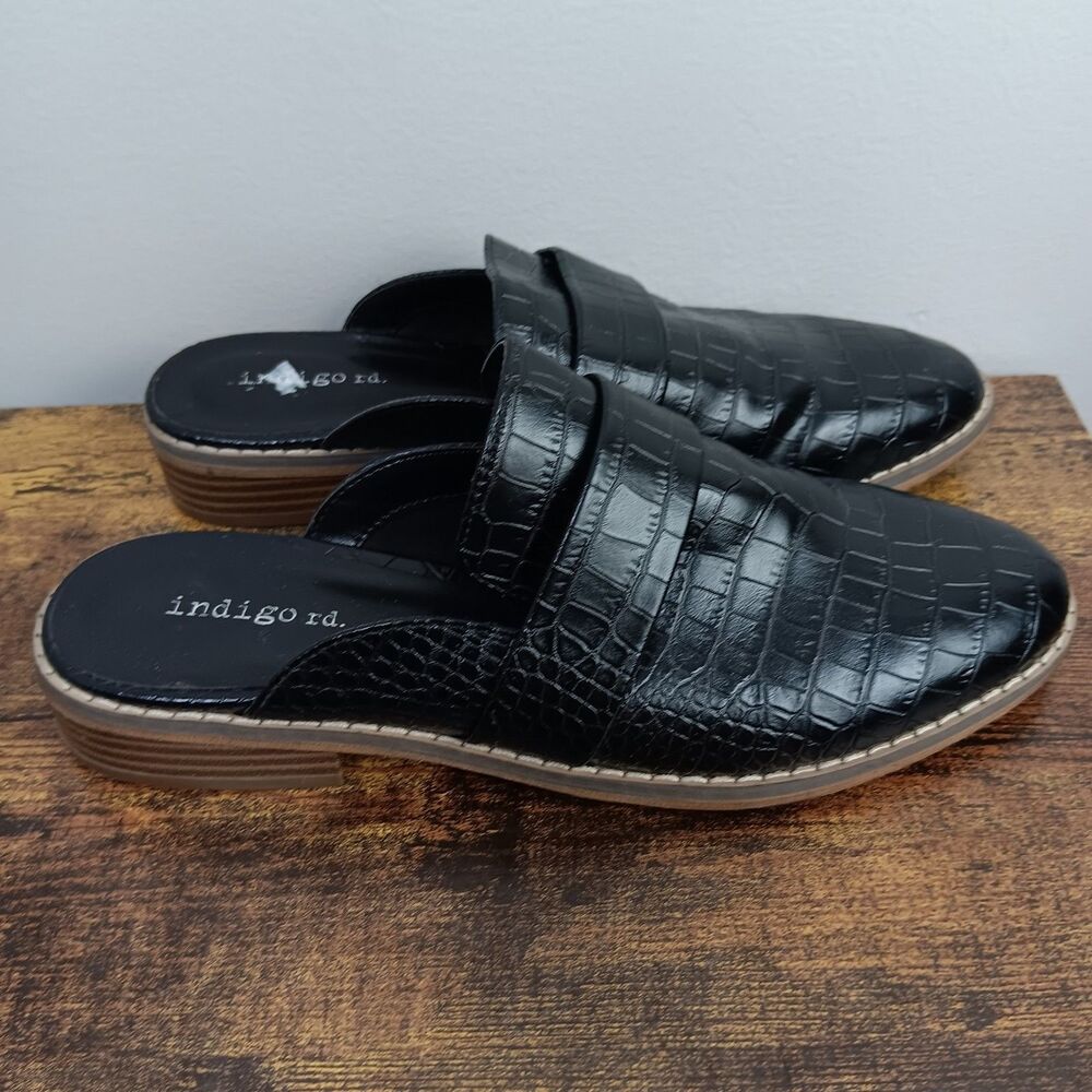 Indigo rd Shoes Women's Size 7.5M Black Henson Loafer Mules Snake Skin Casual
